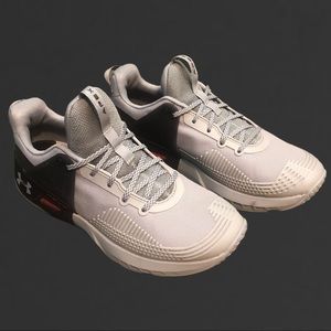 Under Armour Hovr Apex Sneaker 👟 *Brand New*